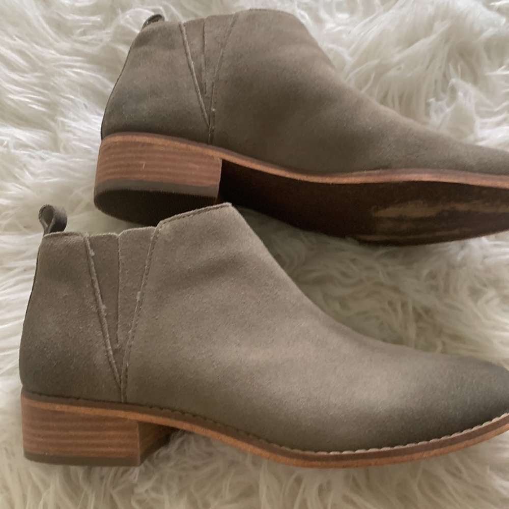 BP booties size 6 - Picture 2 of 3